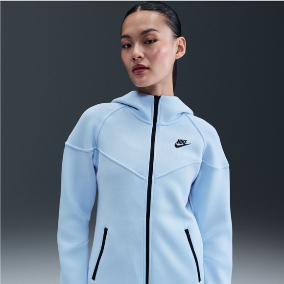 Nike Tops - NWT Women's Nike SPTCAS Sportswear Tech Fleece Windrunner Full Zip Hoodie XS